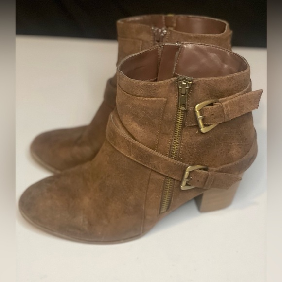 Preloved ShoeDazzle Brown Suade Ankle Boots, no box, size 10 - Picture 1 of 7